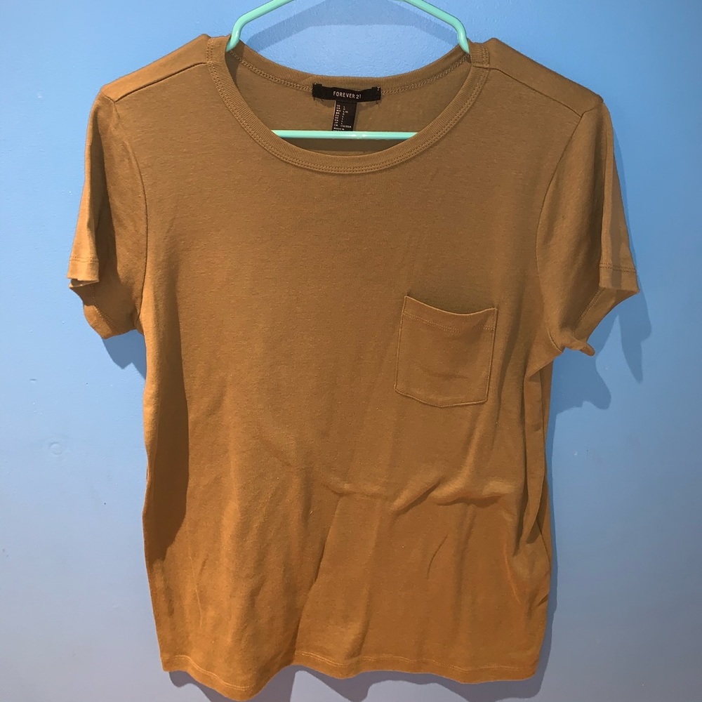 Women’s Forever 21 green t-shirt size L